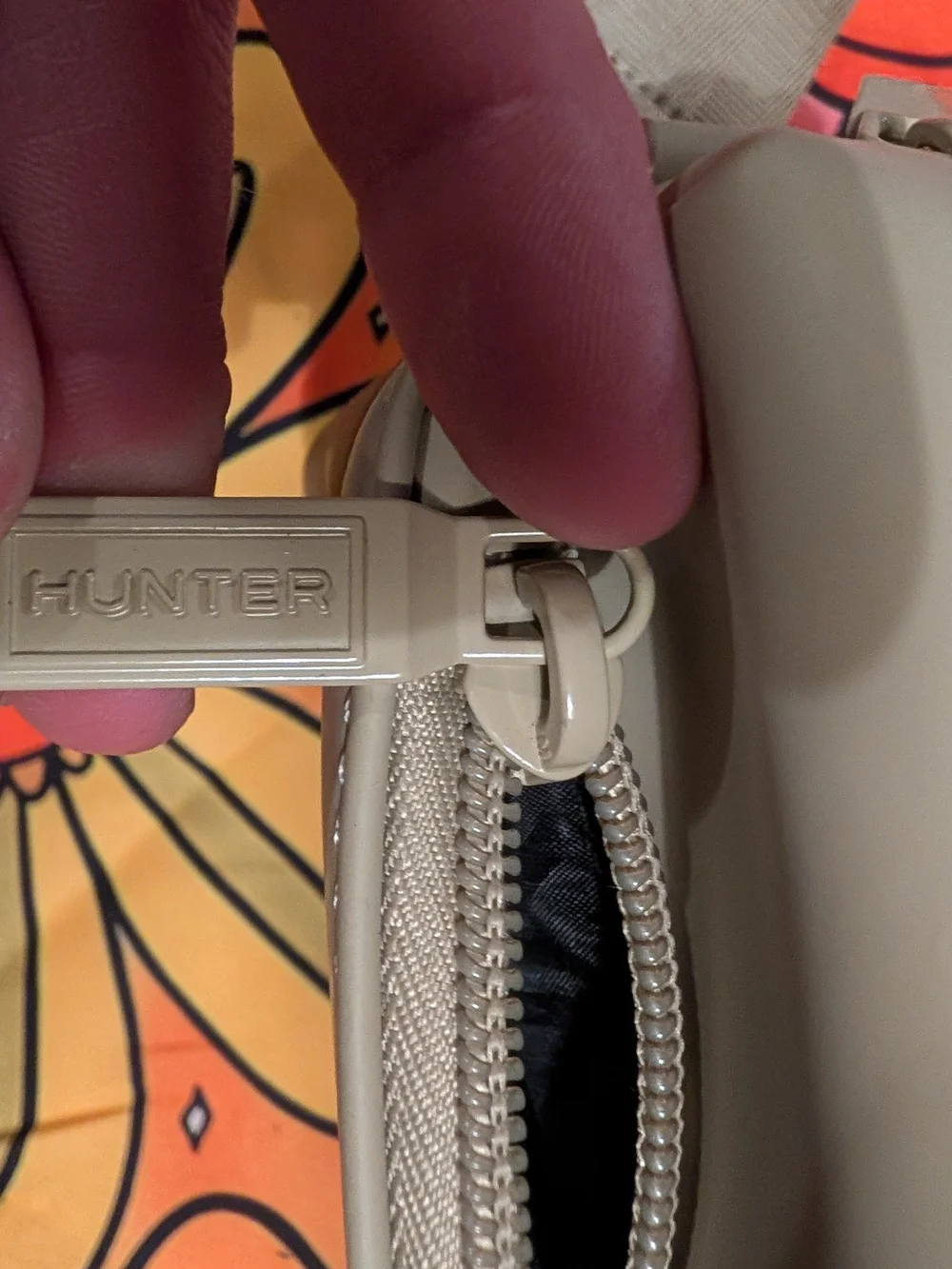 HUNTER Beige Crossbody Bag - Sleek Everyday Shoulder Bag